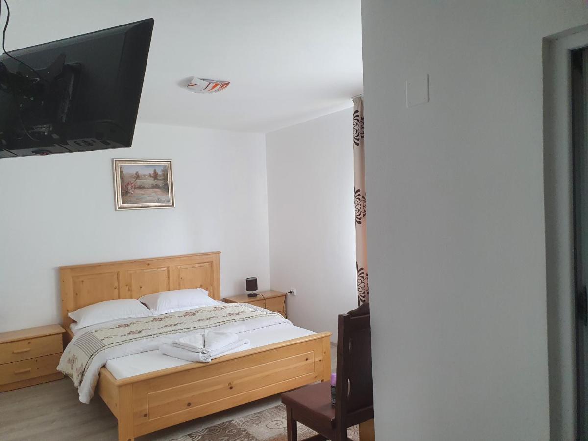 Pensiunea Ronicson Milostea Buitenkant foto