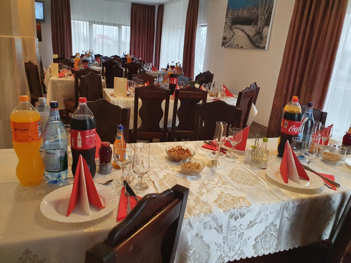 Pensiunea Ronicson Milostea Buitenkant foto
