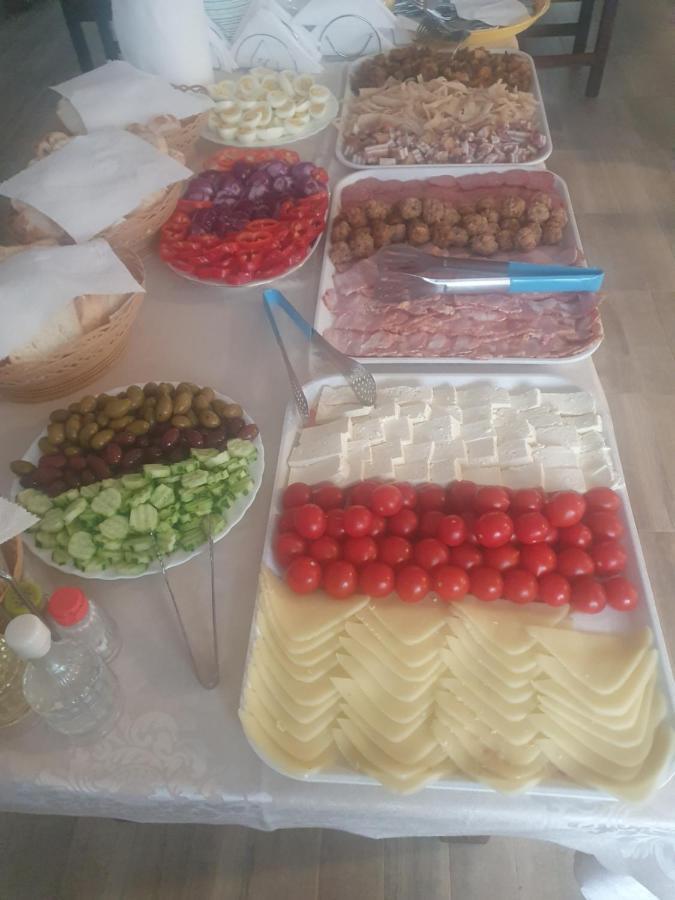 Pensiunea Ronicson Milostea Buitenkant foto